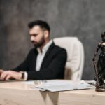 Papierologia, która potrafi zatrzymać budowę na miesiące